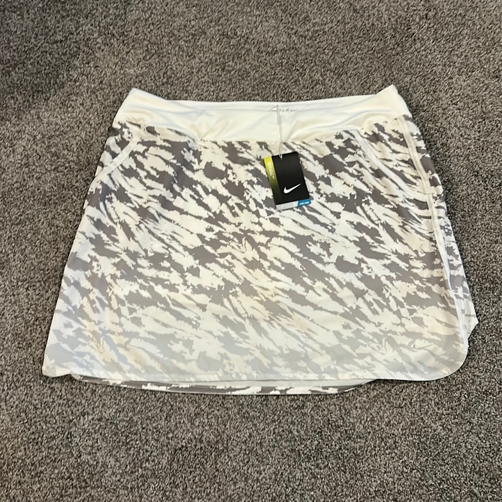 Womens Nike Golf Skirt Size Large New with Tags